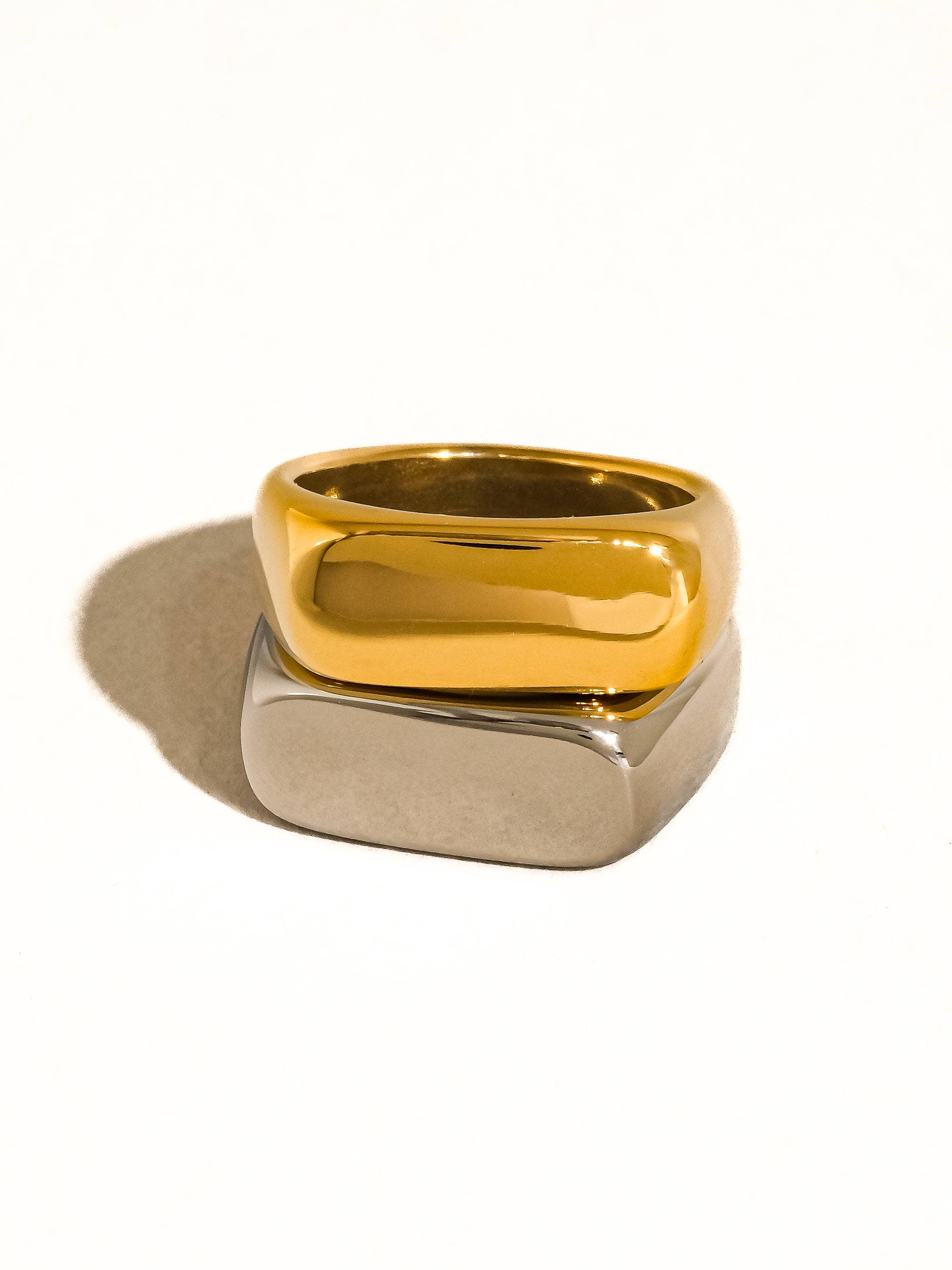 Glayce 18K Gold Non-Tarnish Classic Signet Ring